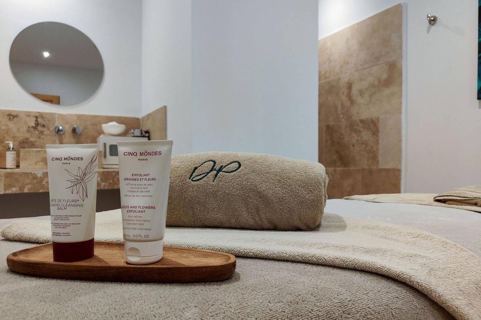 Domaine De Privadiere & Spa 于泽斯 外观 照片