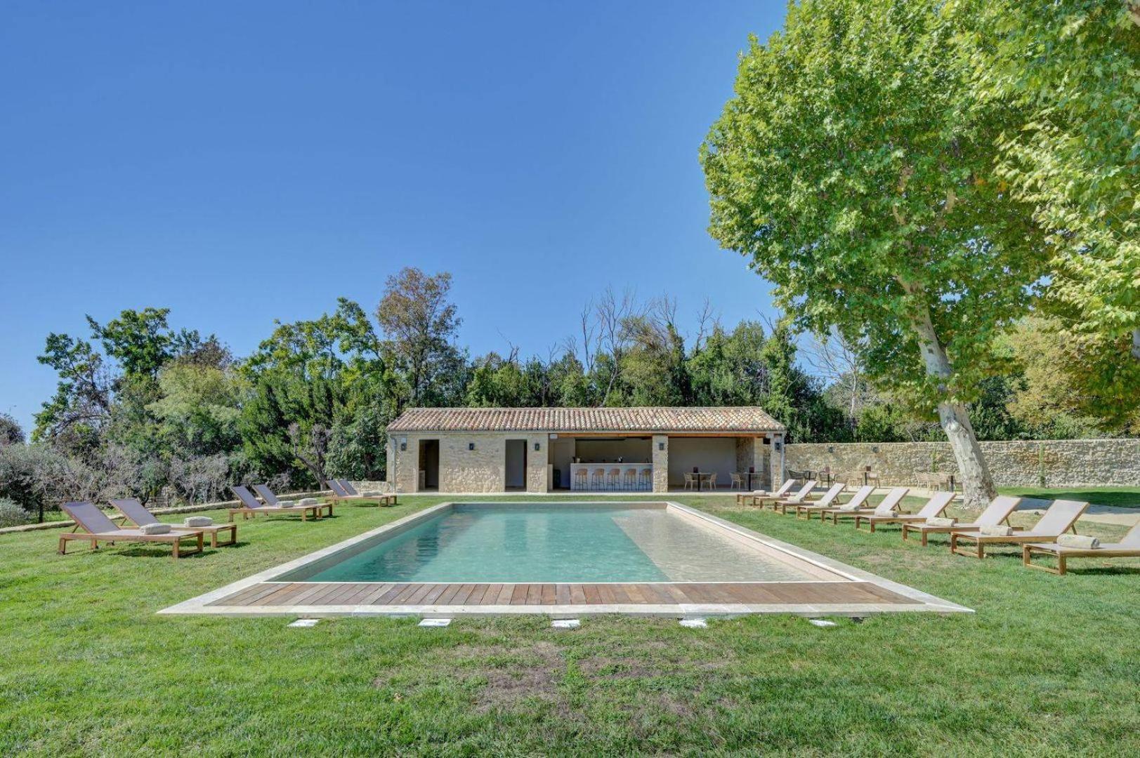 Domaine De Privadiere & Spa 于泽斯 外观 照片